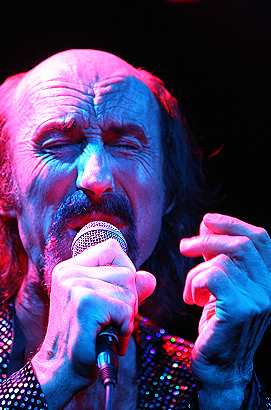 Wusstet Ihr eigentlich, dass <b>Arthur Brown</b> einst das große Vorbild von Alice ... - prettythings16ab